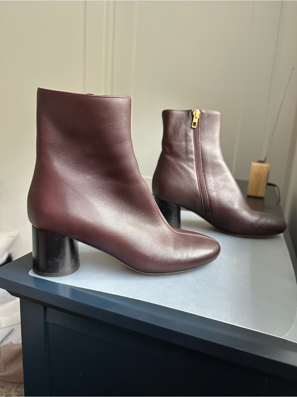 Vince Women's Leather Ankle Boots in Eggplant / Merlot